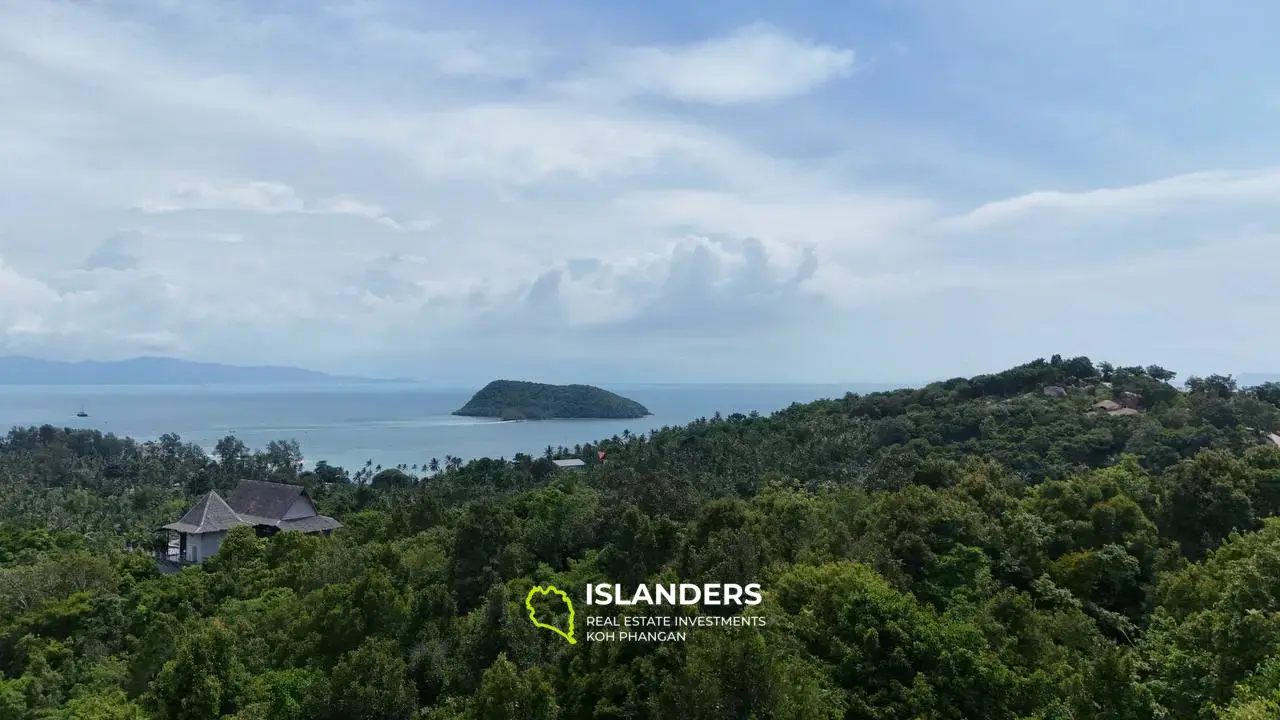 Superbe terrain avec vue sur la mer à Naiwok