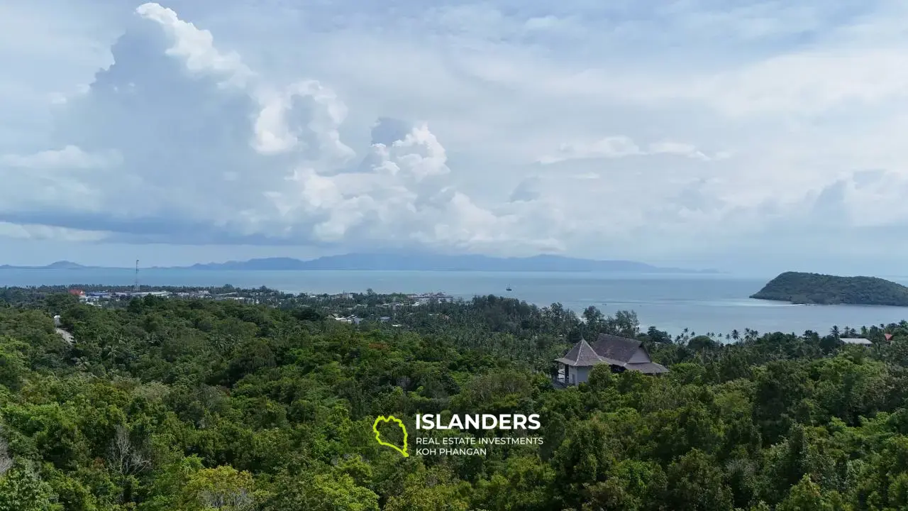 Superbe terrain avec vue sur la mer à Naiwok