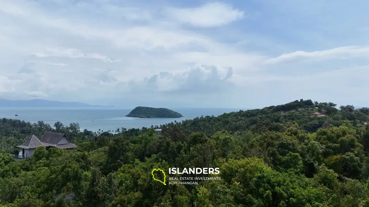 Superbe terrain avec vue sur la mer à Naiwok