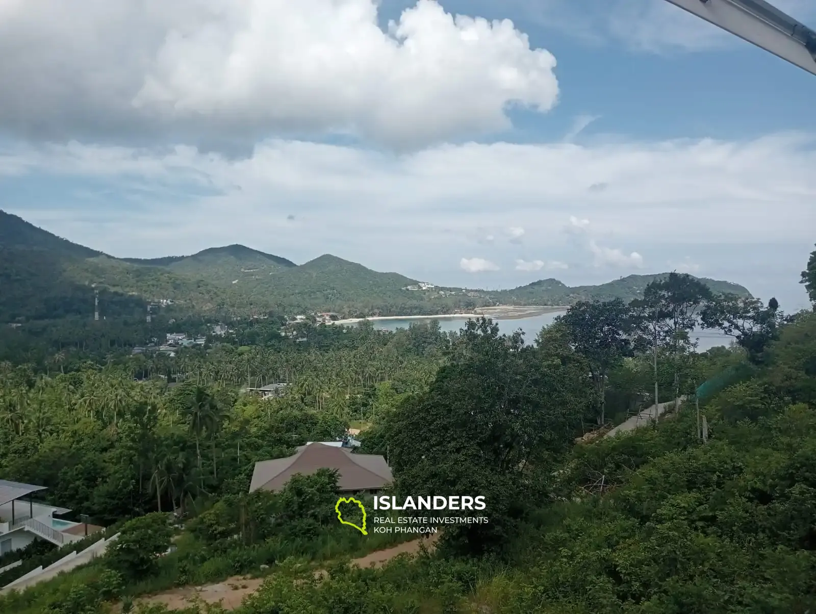 Magnifique terrain avec vue sur la mer