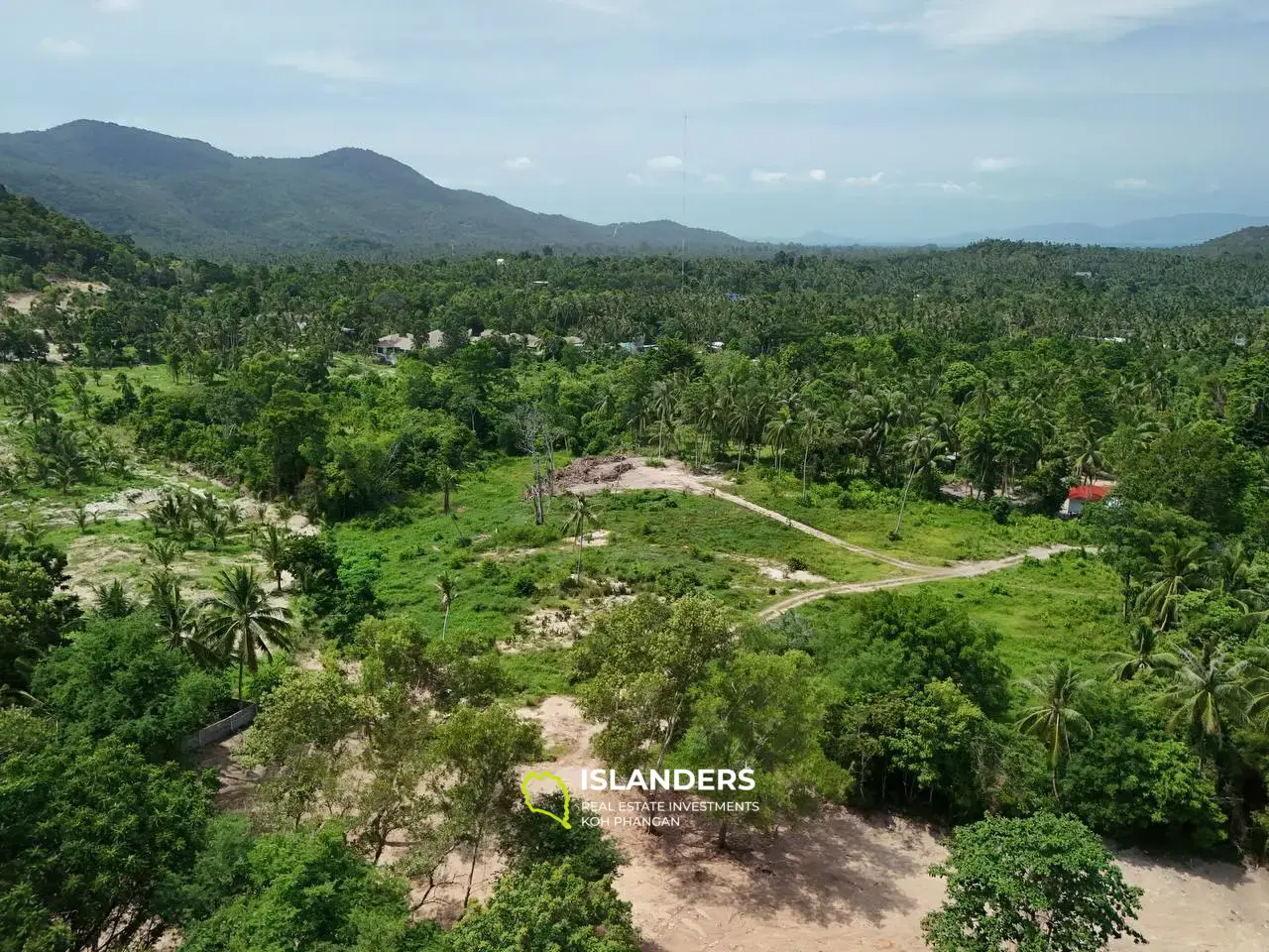 Terrain plat avec vue imprenable sur les montagnes