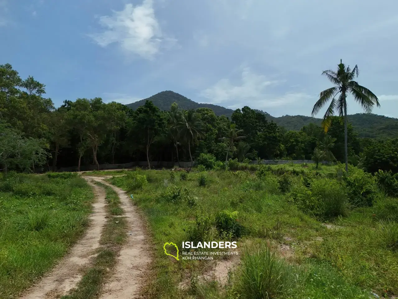 Terrain plat avec vue imprenable sur les montagnes