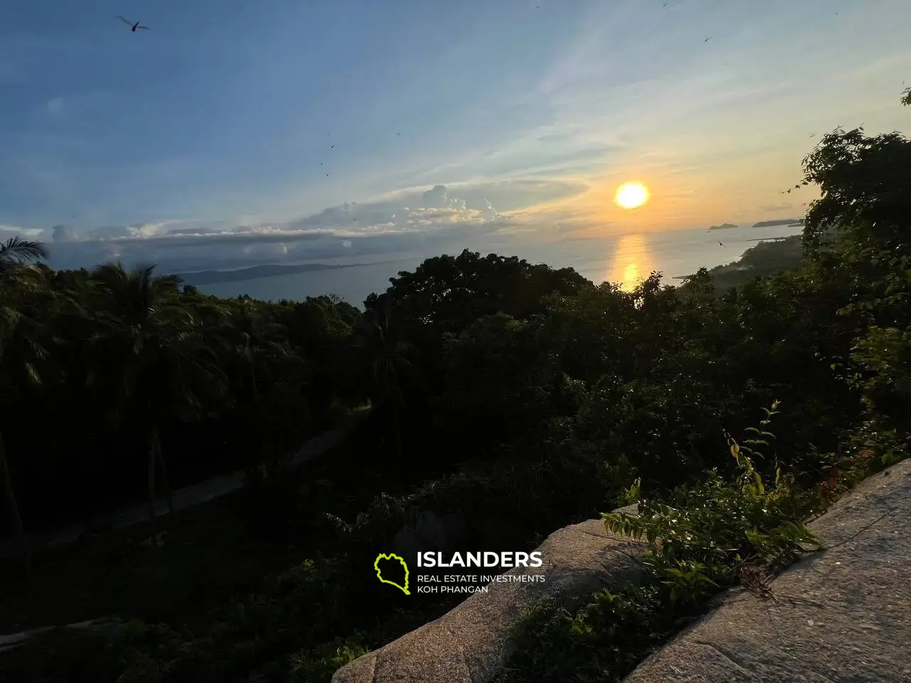 Superbe terrain avec vue mer côté coucher de soleil !