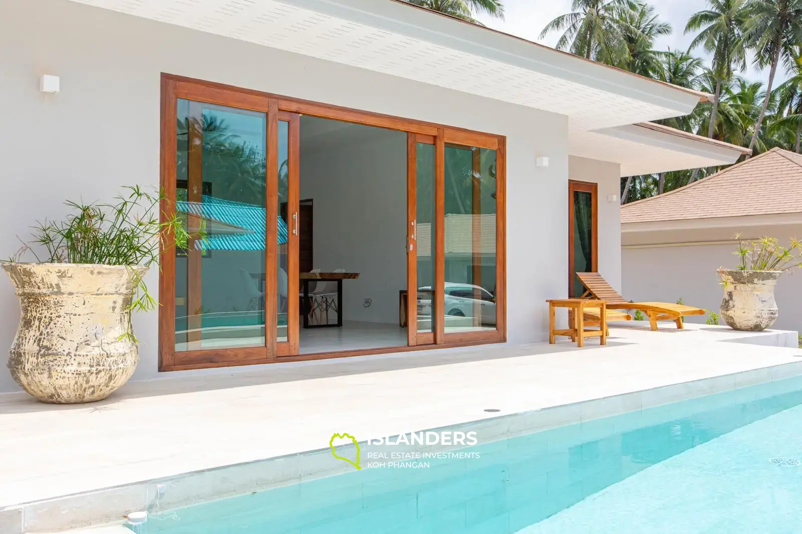 3 Charming 2-Bedroom Villas with Swimming Pools in Central Koh Phangan