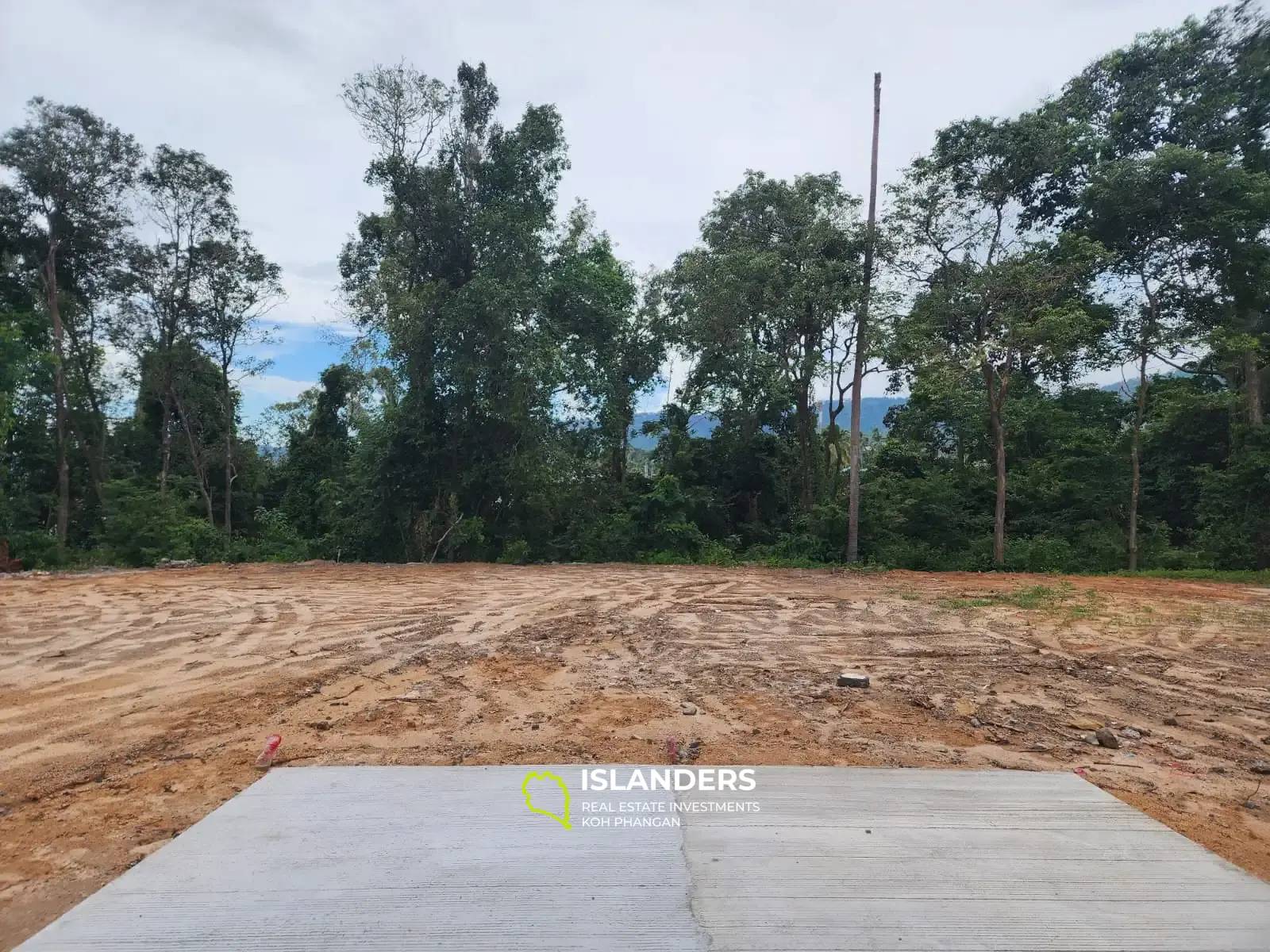 Bangrack Lands: 400 sqm. - 2,3m / 512 sqm.- 2,9M / 620 sqm. - 3,4M