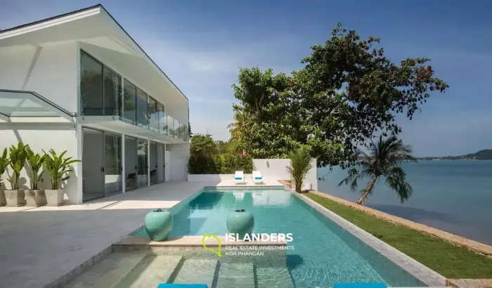 Beautiful Modern 4 Bedrooms Beachfront Villa for Sale in Koh Samui