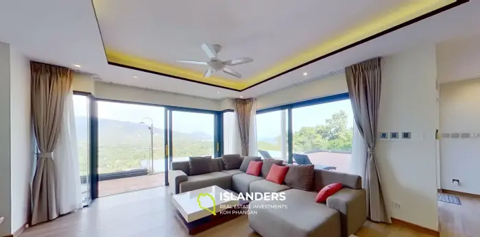 3 Bedrooms Villa in Laem Set for Sale 