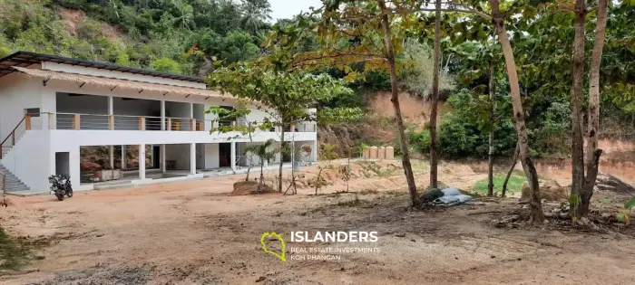 Modern 4-Bedroom Villa with Unique Infrastructure with land 5 rai
