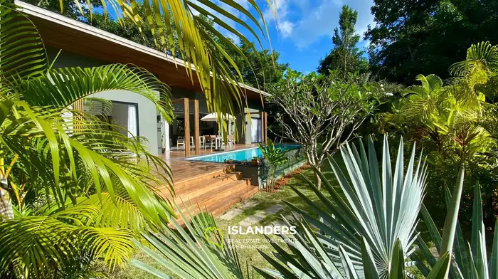 Tropical 2-bedroom villa 