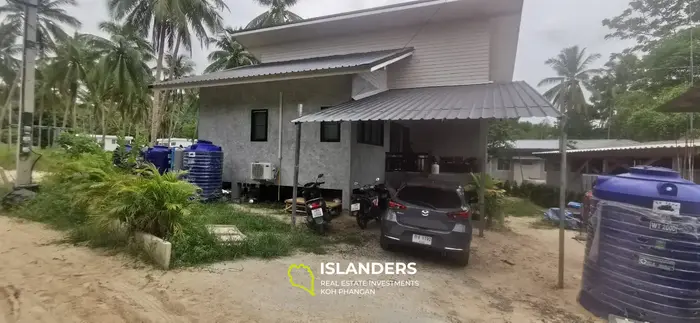 3 bedroom house + land with 2 building permits in a great location